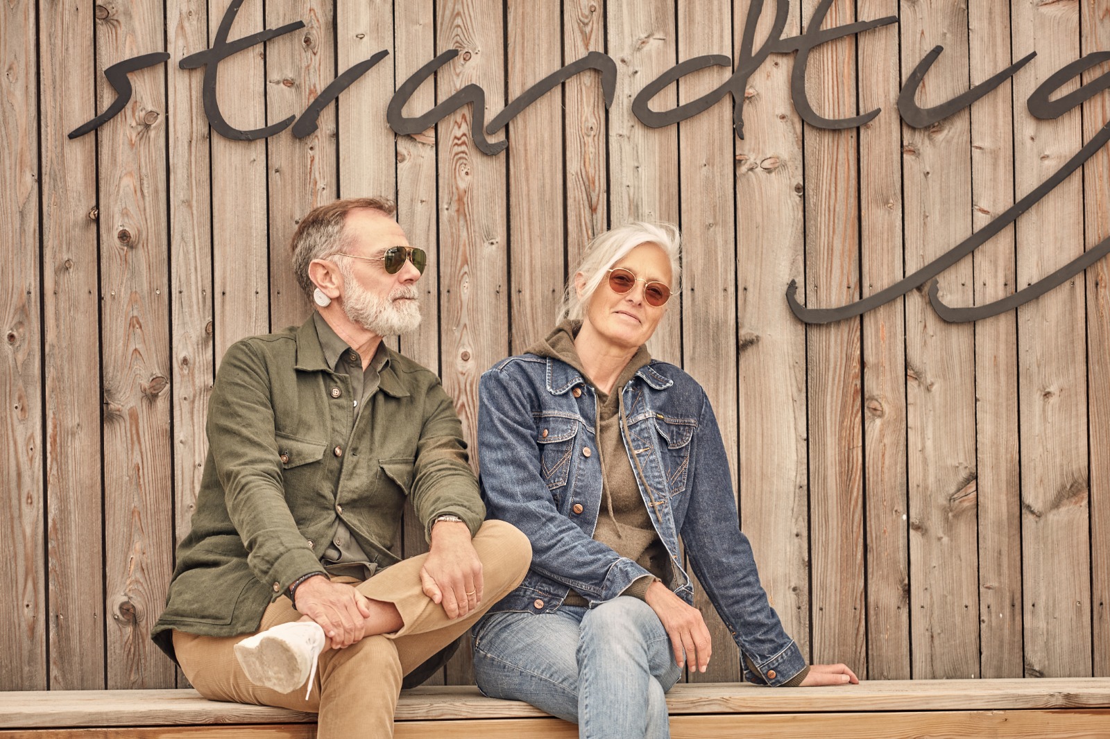 Couple utilisant Tinearity G1 pour soulager les acouphènes au quotidien